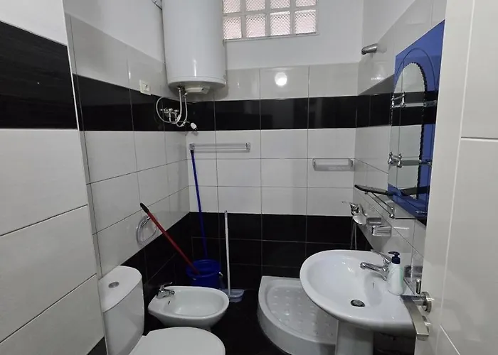 Aron's 37, 6th Floor ドゥラス